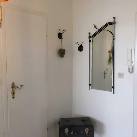 Caroline Apartman *